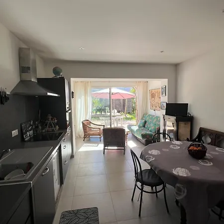 Rez-de-villa Climatise Avec Jardin Et Parking * Ajaccio (Corsica)