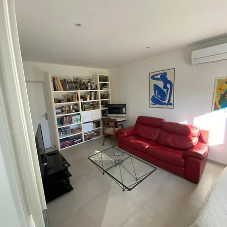 Rez-de-villa Climatise Avec Jardin Et Parking Apartament