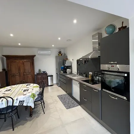 Rez-de-villa Climatise Avec Jardin Et Parking