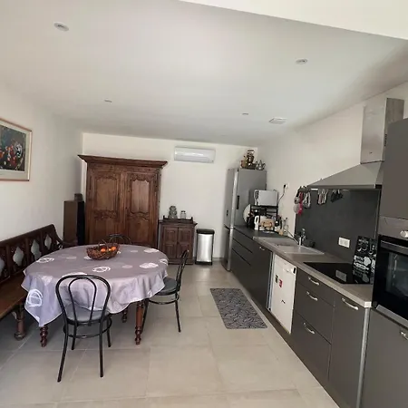 Rez-de-villa Climatise Avec Jardin Et Parking